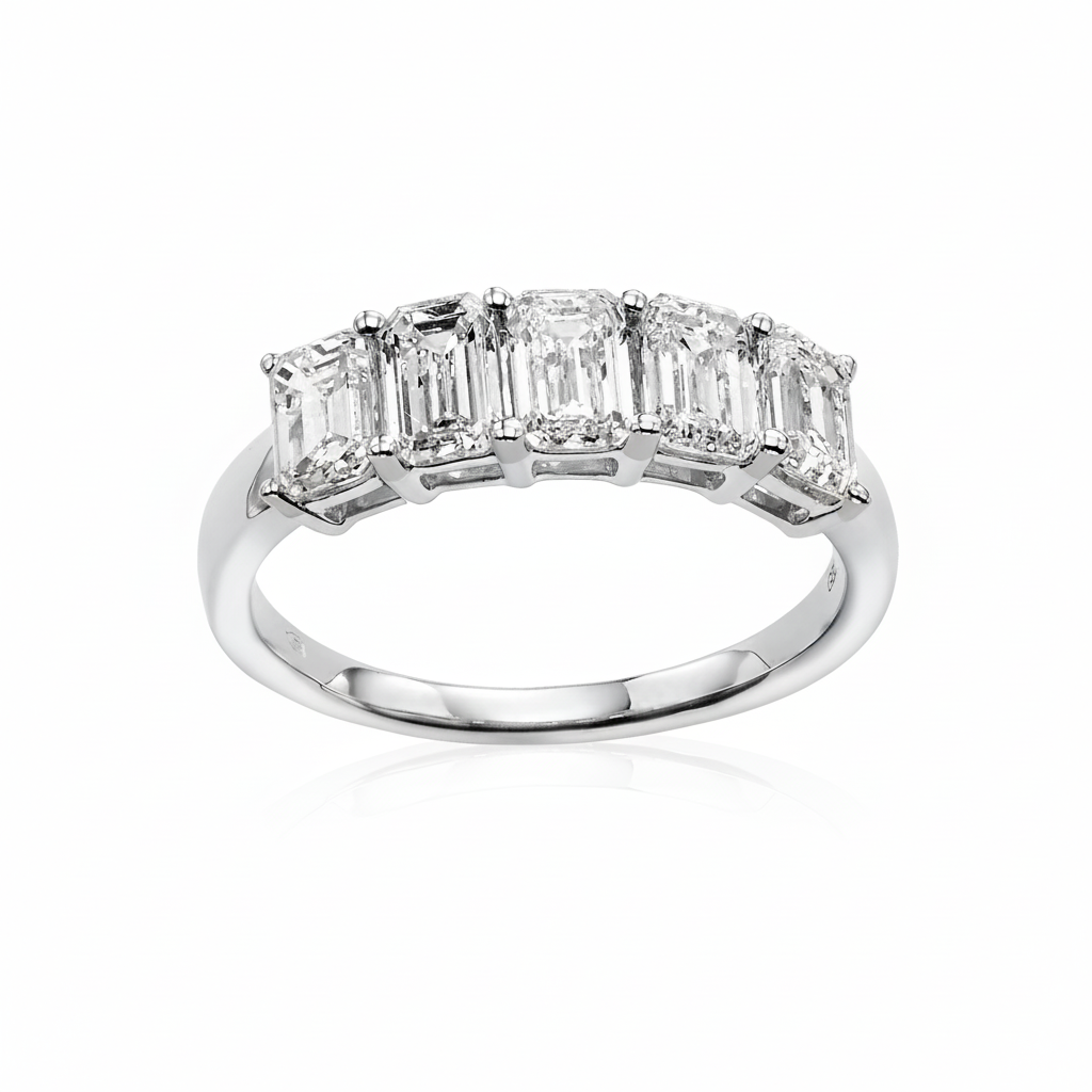 טבעת שורה משובצת יהלומי מעבדה - אמרלד